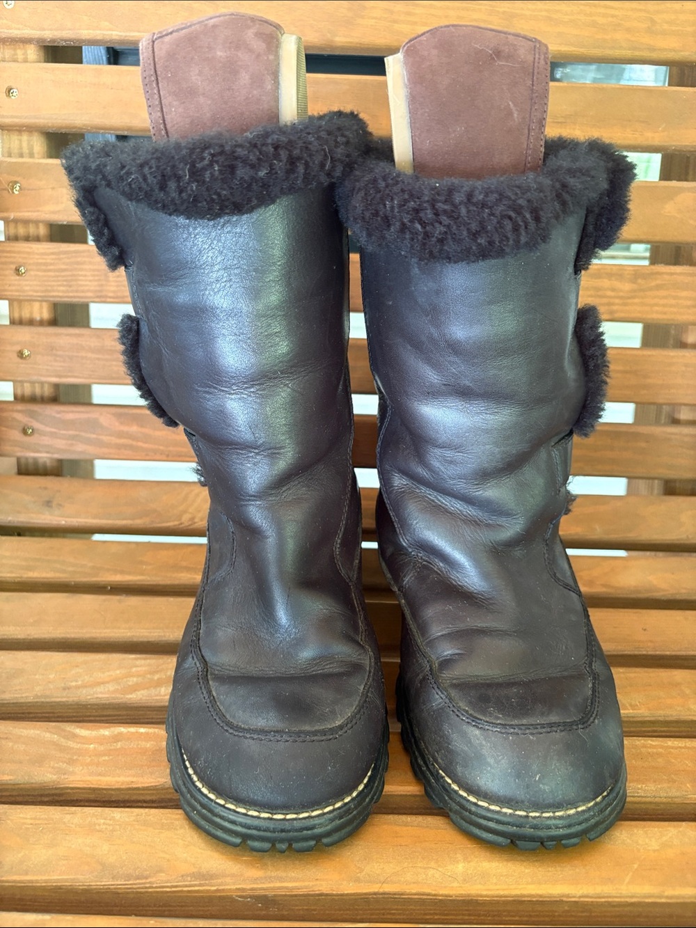 UGG Black Leather Shearling-Lined Winter
Boots Moto